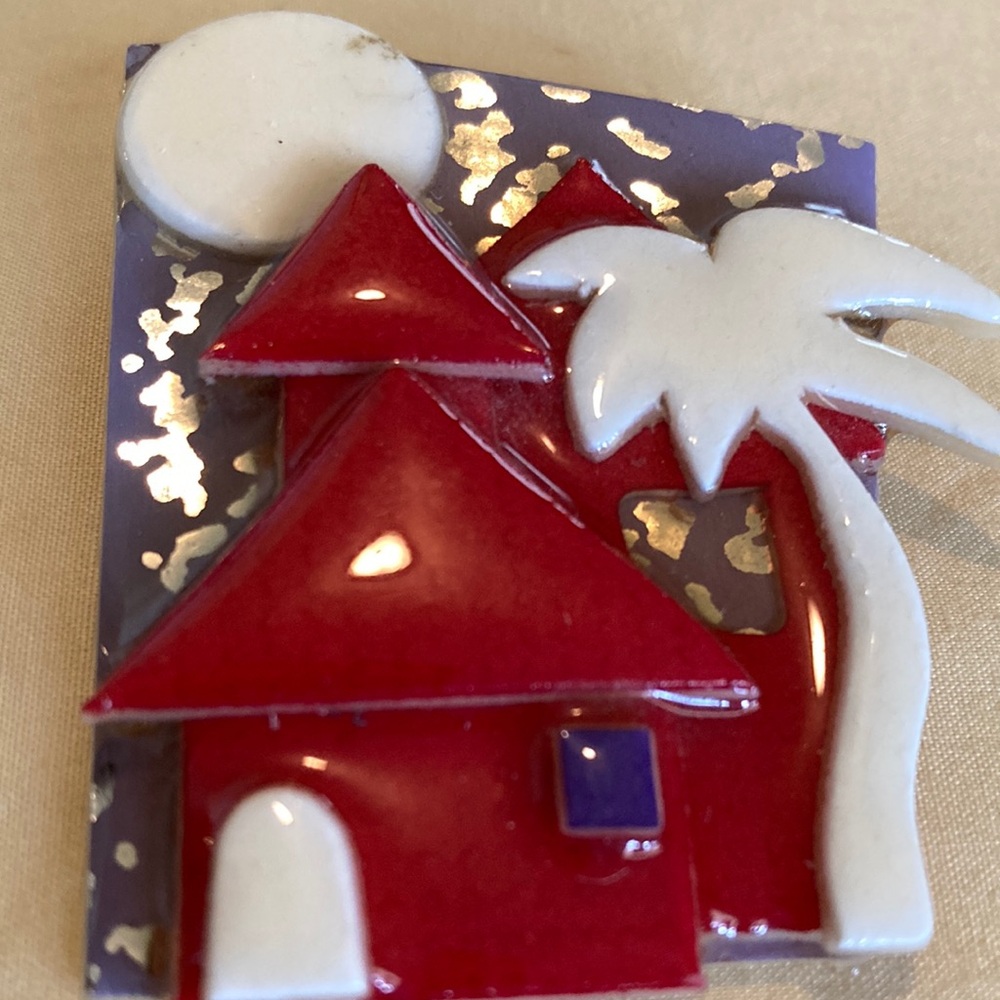 Lucinda house pin